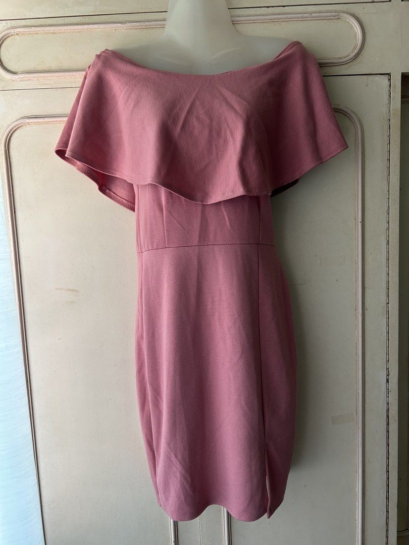Pink Off-Shoulder Graduation Dress (Category: Dresses) located in Bulacan. Submitted by kaidabu (Listing ID 1449296012, Image 3). Description: Shipping: JNT/LBC/Lalamove .