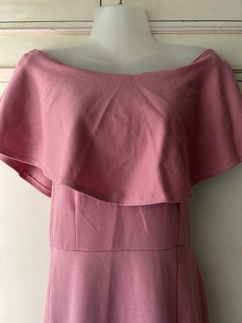 Pink Off-Shoulder Graduation Dress (Category: Dresses) located in Bulacan. Submitted by kaidabu (Listing ID 1449296012, Image 2). Description: Shipping: JNT/LBC/Lalamove .