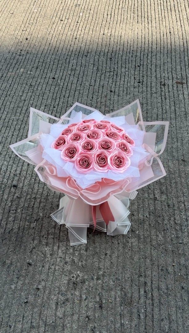 Pink Rose Artificial Flower Bouquet (Category: Flowers & Bouquets) located in Mandaluyong City. Submitted by quueniesnchz (Listing ID 1449131936, Image 1). Description: 🌸 Satin Flower Bouquet 🌸 Looking for the perfect gift? Our handmade satin flower bouquets are perfect for: 💖 Birthdays 💖 Monthsaries 💖 Anniversaries 💖 Mother’s Day 💖 Father’s Day 💖 Graduations 💖 Valentine’s Day 💖 Or any day you want to surprise your loved ones! Unlike fr