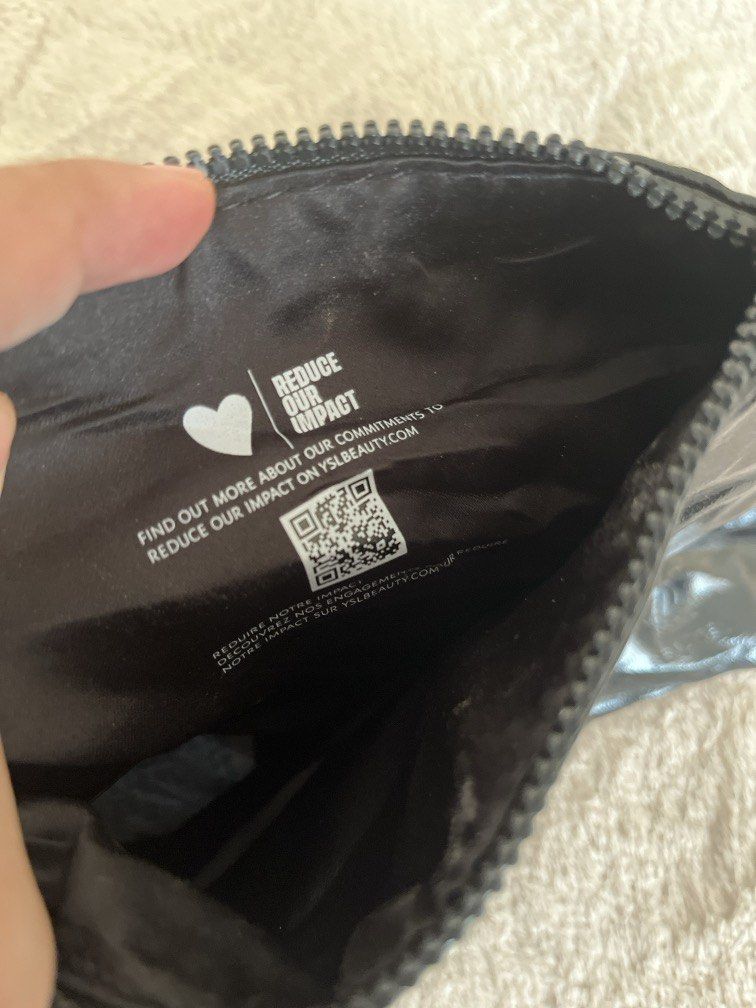 pouch YsL (Kategori: Tas & Dompet Wanita) berada di Jakarta Pusat. Dikirim oleh prelovedbyme46 (ID iklan 1449212326, Gambar 3). Deskripsi: pouch YSL no minus boleh nego tipis.