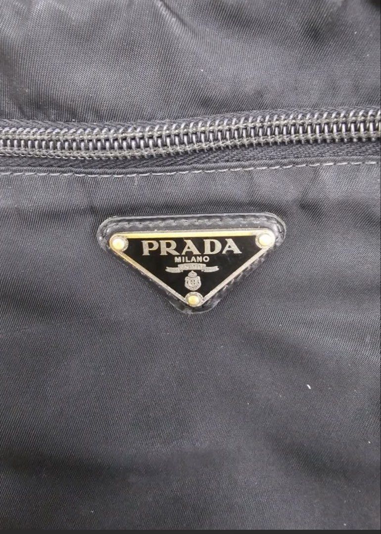 Prada Bag (Category: Bags & Wallets) located in Kuala Lumpur. Submitted by msb4h (Listing ID 1449294343, Image 3). Description: .