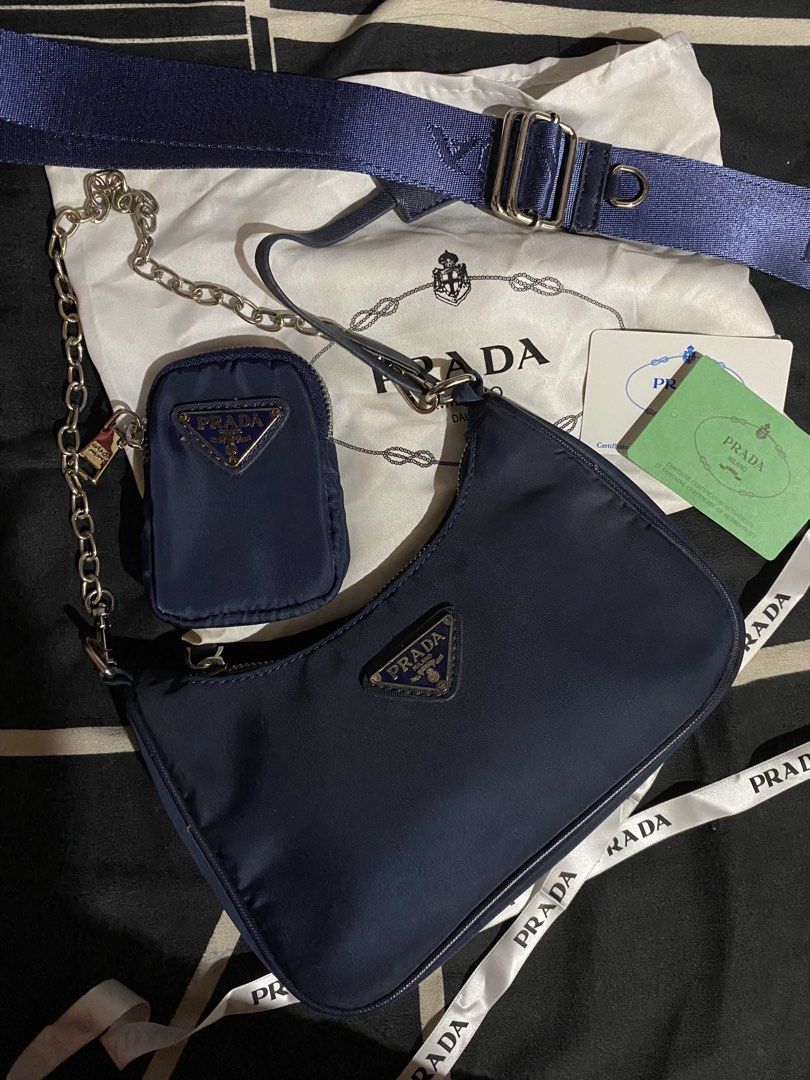 Prada Re-Edition 2005 (Category: Luxury Bags & Wallets) located in Santiago. Submitted by kimshai888 (Listing ID 1449285345, Image 1). Description: .