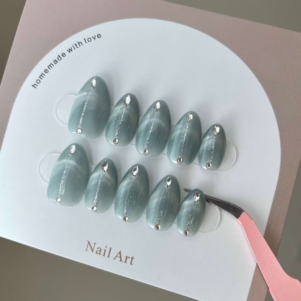 Press-on Nails + Nail Glue and Remover (Category: Hands & Nails) located in Manila. Submitted by emceebns (Listing ID 1449156866, Image 3). Description: sold as set for ₱200 inclusions: • 2 press-on nails (size XS) • nail glue • nail remover rfs: wrong size.