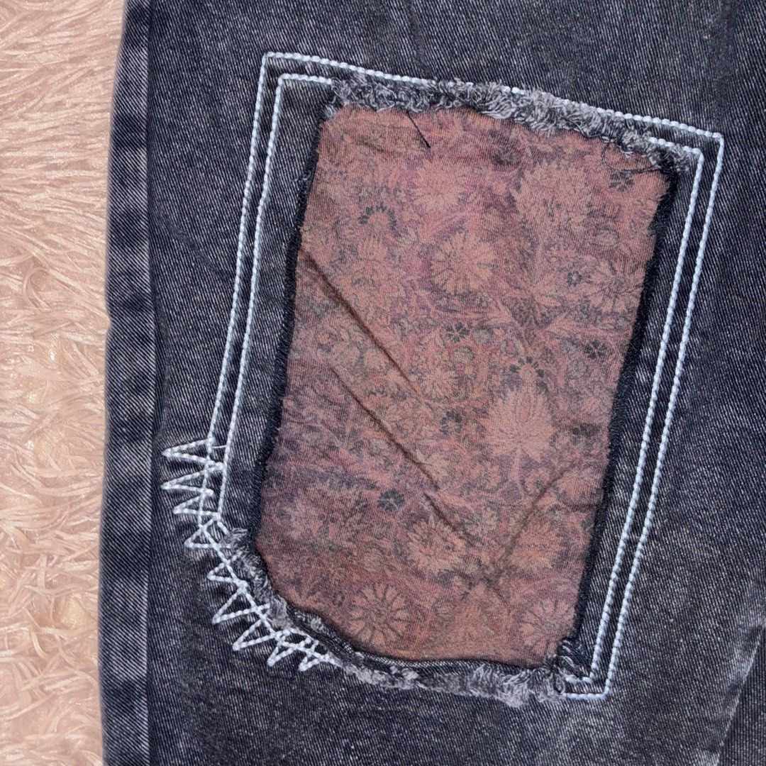 Random Baggy Patchwork Jeans (Category: Jeans) located in Nabua. Submitted by elevadoray (Listing ID 1449187460, Image 2). Description: Random Baggy Patchwork Jeans Size 28 - 32 Waistline (35 Inches Length) Very Good Condition (9.5/10) P500 PM or Text 09669119158 for faster transaction!.