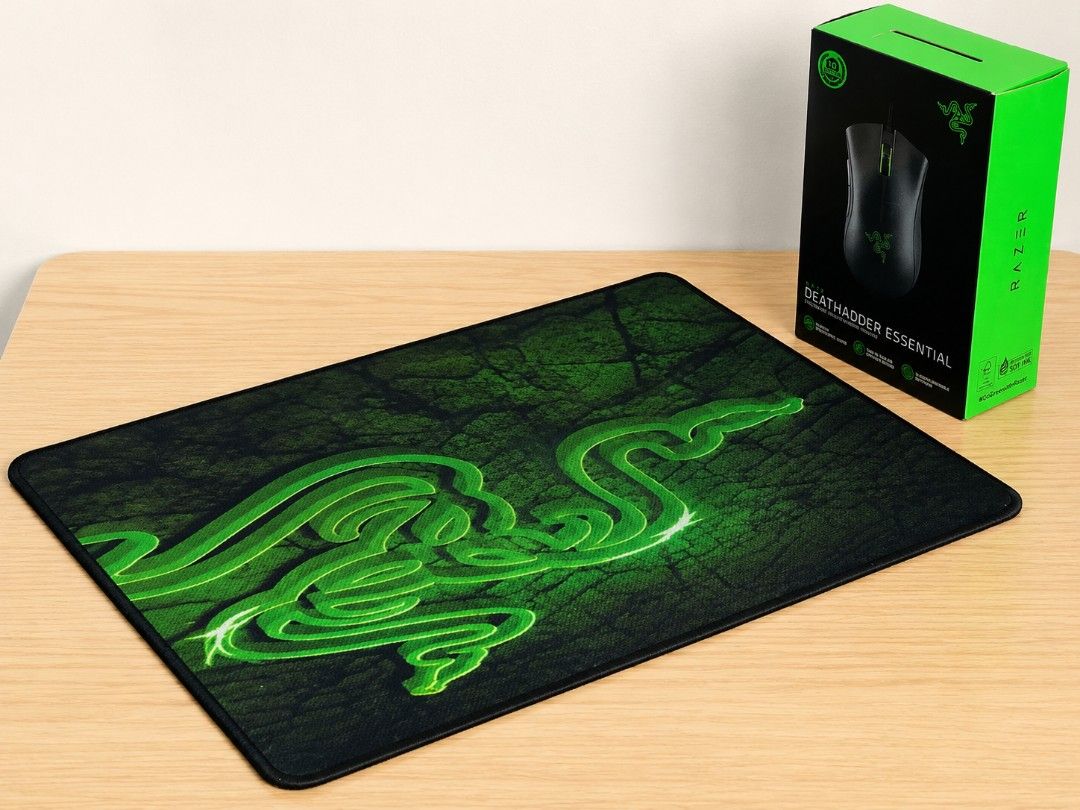 Razer Goliathus Mouse Pad (Category: Mouse & Mousepads) located in Makati City. Submitted by itsmorkyyy (Listing ID 1449121117, Image 1). Description: Selling for only ₱450. Used for around 3 months for my WFH setup only. Still in excellent condition, well maintained, with no tears, peeling, or issues. RFS: Switched to a different desk setup, so this one isn't getting any use anymore. If you know, you know. A solid mouse pad with a smooth surface