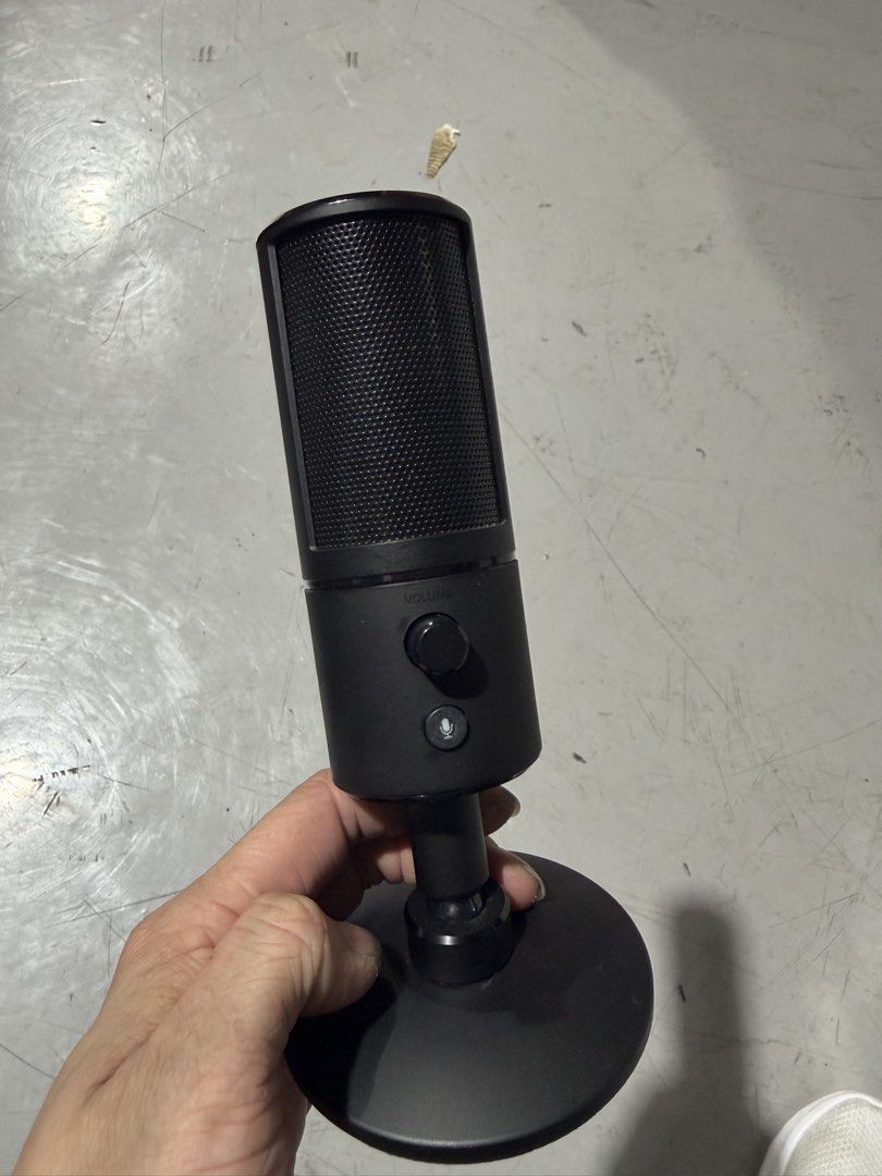 Razer Seiren X507376665353277440