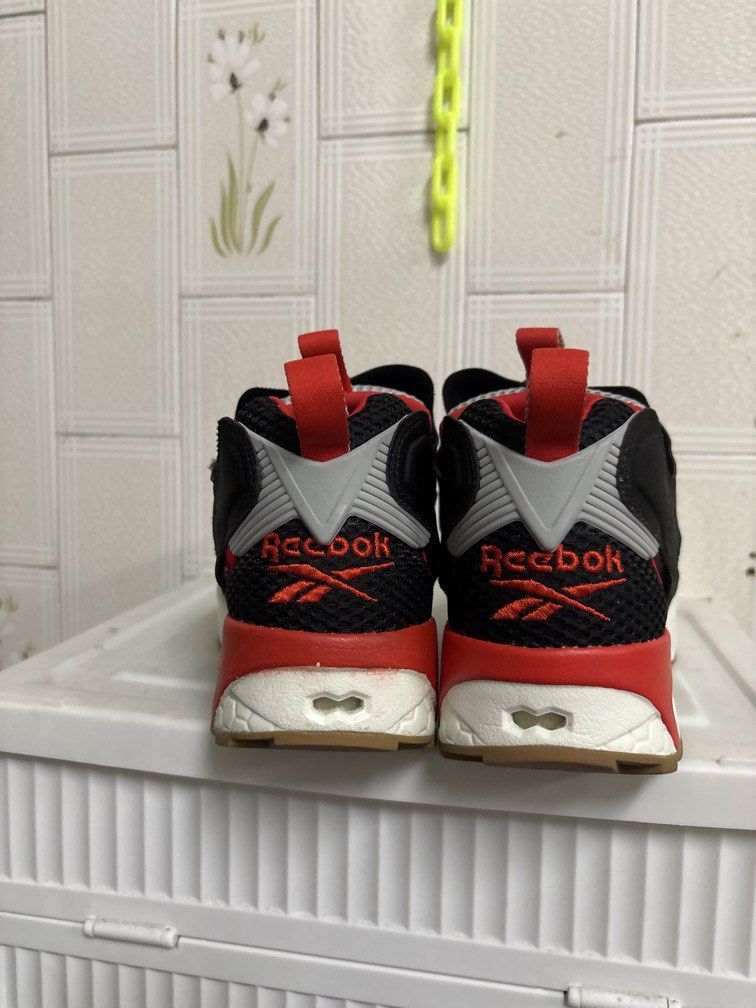 由 samuelgeorgestephani312 (刊登 ID 1449236971，圖片 3) 提交，位於 高雄市 (Kaohsiung) 的 Reebok (類別：運動鞋、球鞋)，說明：。