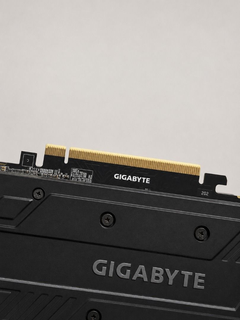 RTX 2060 GIGABYTE Graphics Card507340350943416321