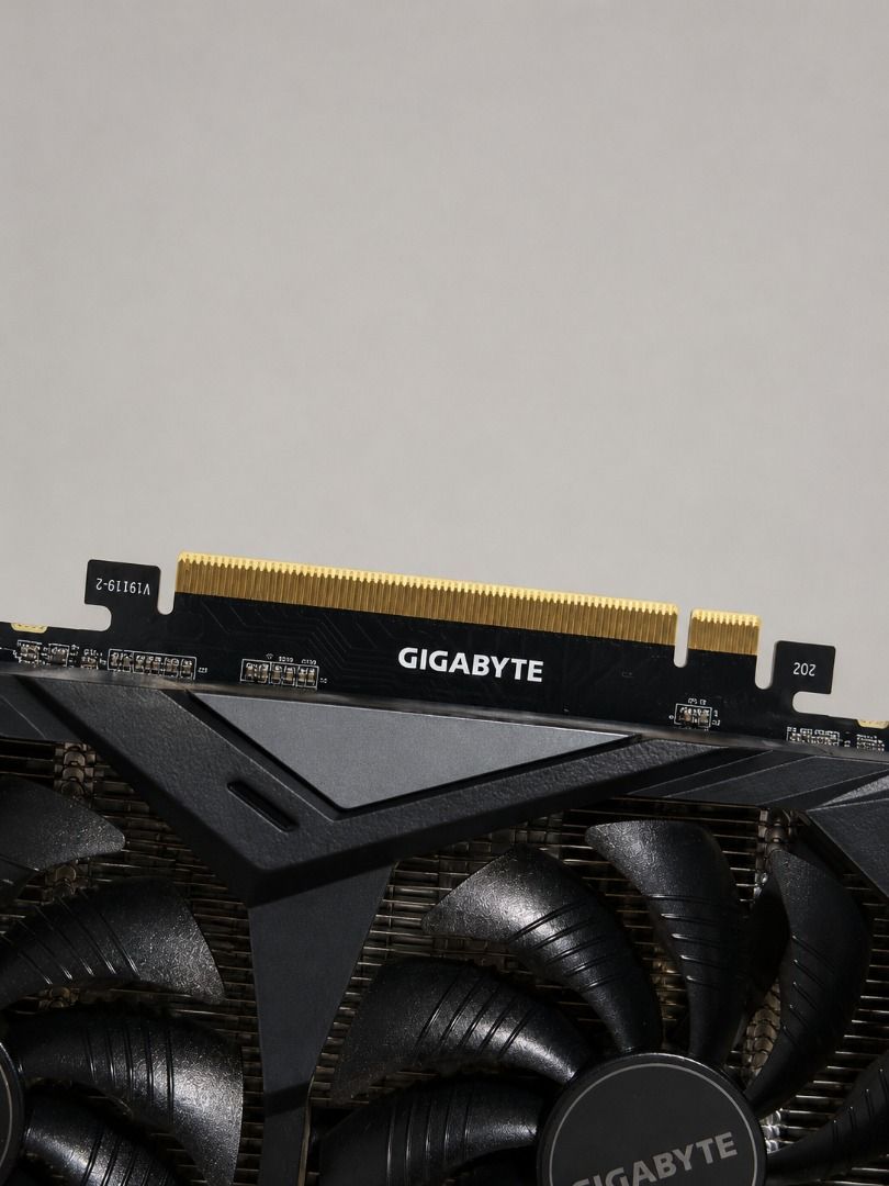 RTX 2060 GIGABYTE Graphics Card507340350943416322