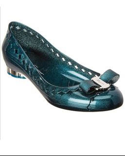 (Category: ) located in . Submitted by stylish_closetclearout (Listing ID 1449253393, Image 1). Description: .
