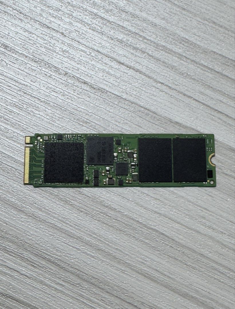 由 ws_huang (刊登 ID 1449259719，圖片 1) 提交，位於 新竹市 (Hsinchu City) 的 Samsung 三星 SSD 固態硬碟 128GB 價可議 (類別：硬碟及儲存裝置)，說明：三星 m.2 固態硬碟 Samsung SSD 容量128G 尺寸 2280。