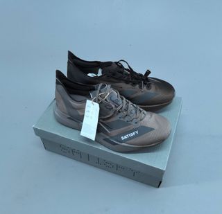 (Category: ) located in . Submitted by khai.uasneakers (Listing ID 1449215800, Image 1). Description: .