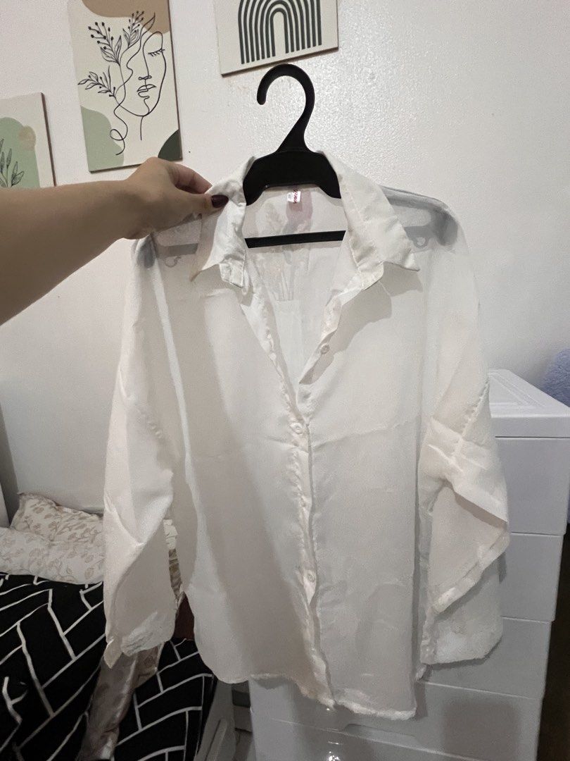 See through White Longsleeves / Beach Cover Up (Category: Longsleeves) located in Manila. Submitted by 444ki (Listing ID 1449211015, Image 2). Description: Seethrought Longsleeves Beach Cover Up White Small to Medium Rfs: Declutter .