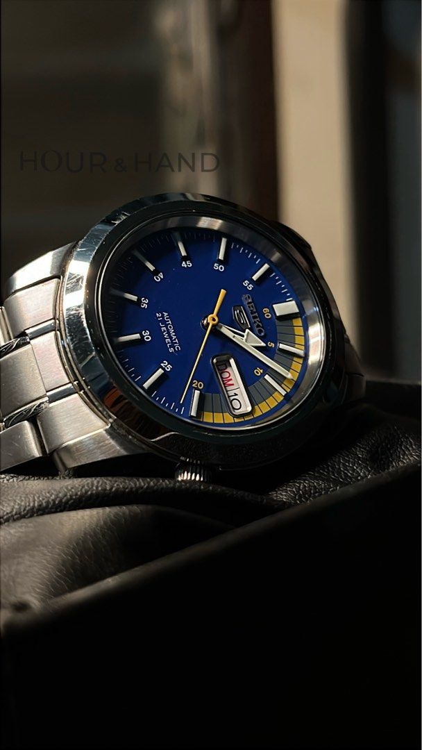 Seiko 5 SNKK27 — “Blue Speedracer” — Complete Set (Category: Luxury Watches) located in Cebu City. Submitted by elijah.liston (Listing ID 1449209706, Image 2). Description: ⌚ Seiko SNKK27 Automatic “Blue Speedracer” 💰 ₱4,900 📍 Cebu City – Meetups Available 🚚 Nationwide Shipping 💳 GCash / BPI / Cash A unique Seiko 5 automatic with a vibrant blue dial, yellow accents, and a racing-inspired chapter ring. A great everyday automatic that offers so