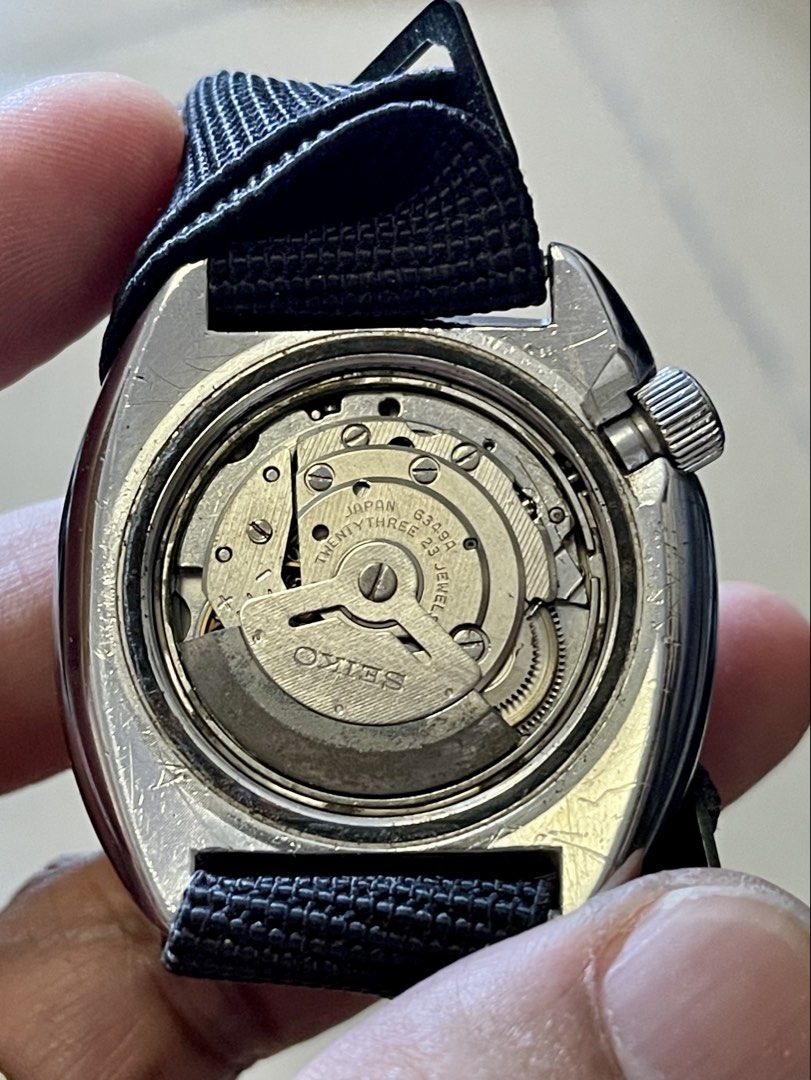 Seiko Scubapro 450 Reference 6309-7040 Automatic Diver (1981) – Watch Only (Category: Men's Watches) located in Manila. Submitted by tonyv613 (Listing ID 1449188697, Image 3). Description: A sought-after vintage Seiko diver from February 1981, featuring the reliable 6309A automatic movement. A great piece for collectors looking for an honest, well-preserved Scubapro 450. Specifications: * Reference: 6309-7040 * Movement: Seiko 6309A Automatic (17