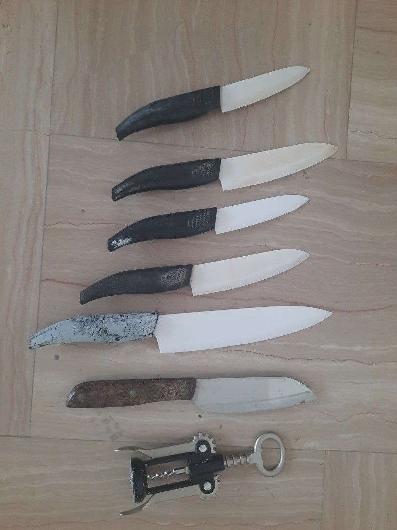 Set of 6 Kitchen Knives and Corkscrew