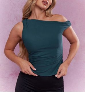 (Category: ) located in . Submitted by sofiascloset_ (Listing ID 1449129757, Image 1). Description: .