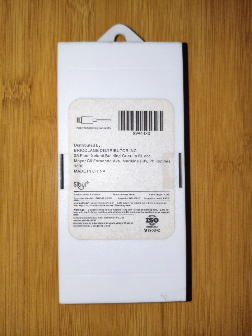 SIBYL Wired Earphones (Lightning for iPhone) (Category: Headphones & Headsets) located in Santo Tomas. Submitted by fierce_serena (Listing ID 1449275845, Image 3). Description: Hindi ko siya nagamit kasi akala ko compatible siya sa Android, pero Lightning connector pala siya, so pang-iPhone/iPad lang. Unused naman siya, pero hindi na brand new since matagal lang siyang naka-stock. Features: • Built-in microphone • Volume & music controls • Comfor