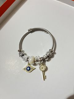 (Category: ) located in . Submitted by kyriaki_thrift_shop (Listing ID 1449221735, Image 1). Description: .