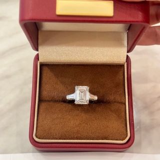 (Category: ) located in . Submitted by loveluxejewel.sg (Listing ID 1449286301, Image 1). Description: .