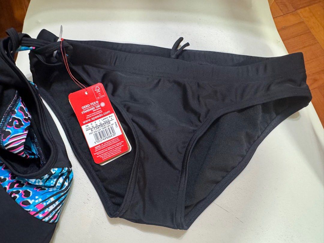 Speedo （分類：泳衣）位於 Hong Kong。 由 54021 提交（商品編號 1449198921，圖片 3）。簡介： Speedo 女裝黑色泳衣 全新 交易地點可商議。