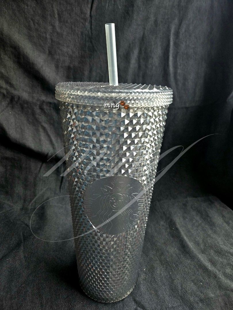 Starbucks Silver Bling Venti Cold Cup (Category: Water Bottles & Tumblers) located in Manila. Submitted by catsofgreenfielddistrict (Listing ID 1449143747, Image 1). Description: 🐾😺 Your purchase/s will help raise funds for Cats of Greenfield District 😺🐾 ❗️Never been used 💯% Authentic Starbucks Silver studded tumbler ✅️ With intact SKU - Includes matching straw - Ideal for cold beverages - Unique all-over textured design - Suitable for every