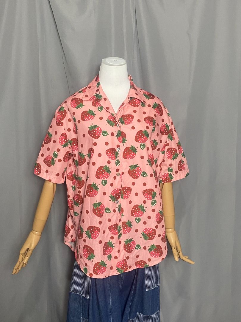 SALE Strawberry Print Shirt Top (Category: Others Tops) located in Las Pinas. Submitted by ipickyou (Listing ID 1449277509, Image 3). Description: Unwashed Condition: 10/10 𝗣𝗿𝗶𝗰𝗲: ₱𝟯𝟴𝟬 𝗠𝗲𝗮𝘀𝘂𝗿𝗲𝗺𝗲𝗻𝘁𝘀 𝘄𝗵𝗲𝗻 𝗹𝗮𝗶𝗱 𝗳𝗹𝗮𝘁: -Shoulder to shoulder: 19” -Armpit to armpit: 23” -Length: 26 1/2”.