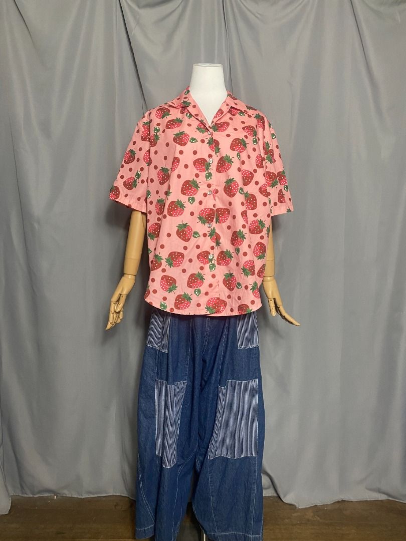 SALE Strawberry Print Shirt Top (Category: Others Tops) located in Las Pinas. Submitted by ipickyou (Listing ID 1449277509, Image 2). Description: Unwashed Condition: 10/10 𝗣𝗿𝗶𝗰𝗲: ₱𝟯𝟴𝟬 𝗠𝗲𝗮𝘀𝘂𝗿𝗲𝗺𝗲𝗻𝘁𝘀 𝘄𝗵𝗲𝗻 𝗹𝗮𝗶𝗱 𝗳𝗹𝗮𝘁: -Shoulder to shoulder: 19” -Armpit to armpit: 23” -Length: 26 1/2”.