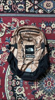 (Category: ) located in . Submitted by pulito.streetwear (Listing ID 1449255552, Image 1). Description: .