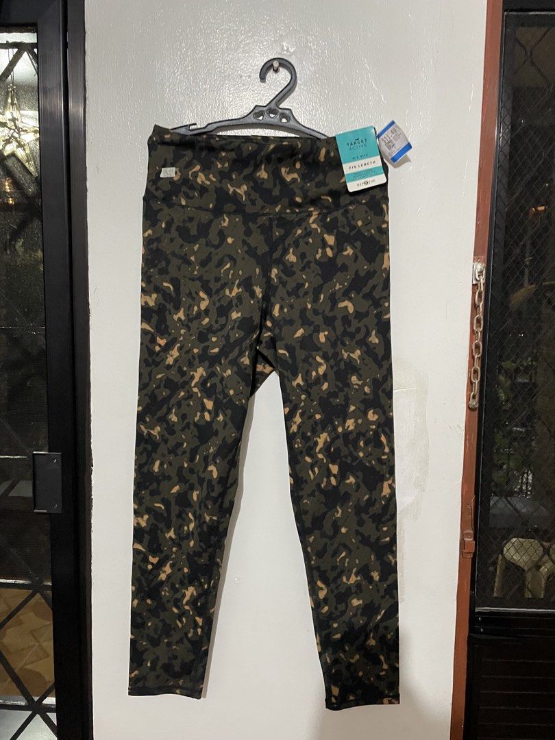 Target Active Mid Rise 7/8 Length Leggings Size 10 (Category: Activewear) located in Mexico. Submitted by trustkat (Listing ID 1449238439, Image 1). Description: - Target Active leggings in a cool camo print - Mid-rise, 7/8 length - Moisture-wicking and durable stretch fabric - Convenient back waistband pocket - Made with Repreve recycled materials - Size: 10.