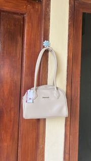 (Kategori: ) berada di . Dikirim oleh prelovedbyriva__ (ID iklan 1449281513, Gambar 1). Deskripsi: .