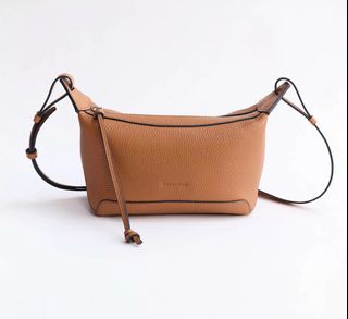 (Category: ) located in . Submitted by dailywears7 (Listing ID 1449121019, Image 1). Description: .