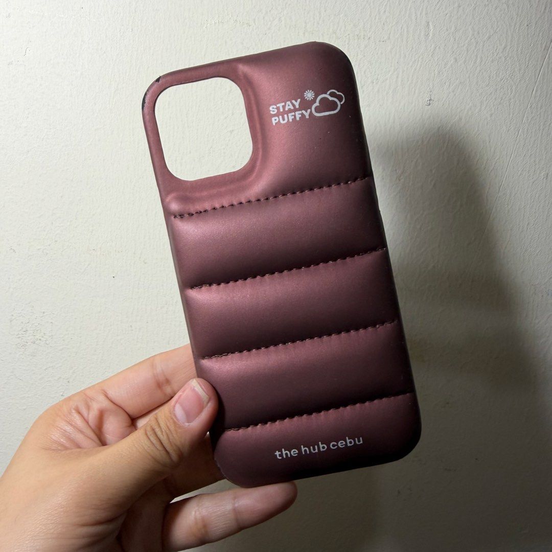 The Hub Cebu Puffy Case for iPhone 12/12Pro (Category: Cases & Sleeves) located in Valenzuela. Submitted by shopqn (Listing ID 1449162307, Image 2). Description: Authentic The Hub Cebu Case Color: Espresso Still in good & usable condition Has minimal scratches on each corners— see last photos.
