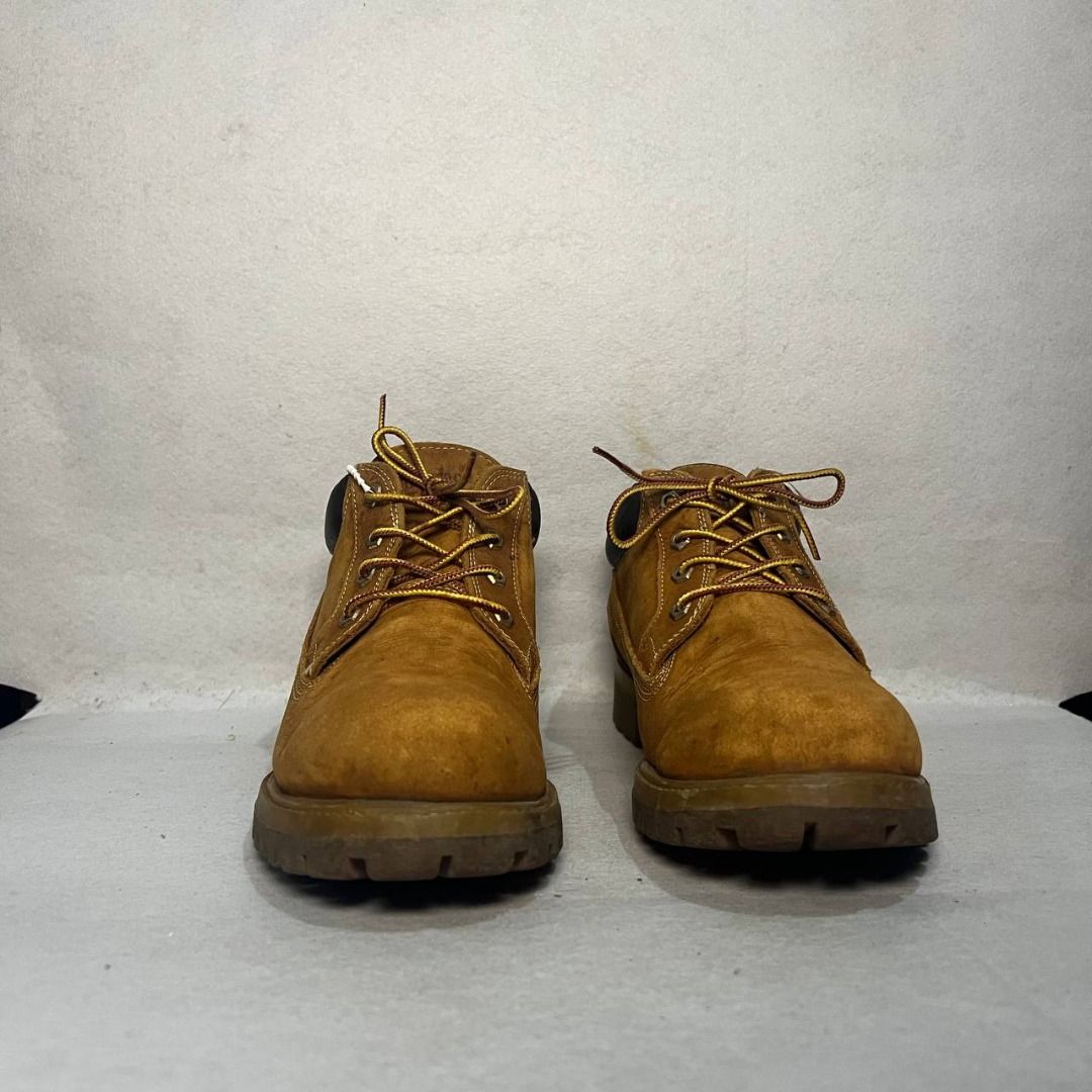 Timberland 7.5 men's lowcut Premium Waterproof Boot (Category: Boots) located in Mandaluyong City. Submitted by theroom501 (Listing ID 1449314157, Image 3). Description: Timberland 7.5 men's lowcut Premium Waterproof Boot Condition: Well Used Size on tag: 7.5 Issue: Oilstain and needwash Price: 3500 Courier LBC JNT Lalamove.