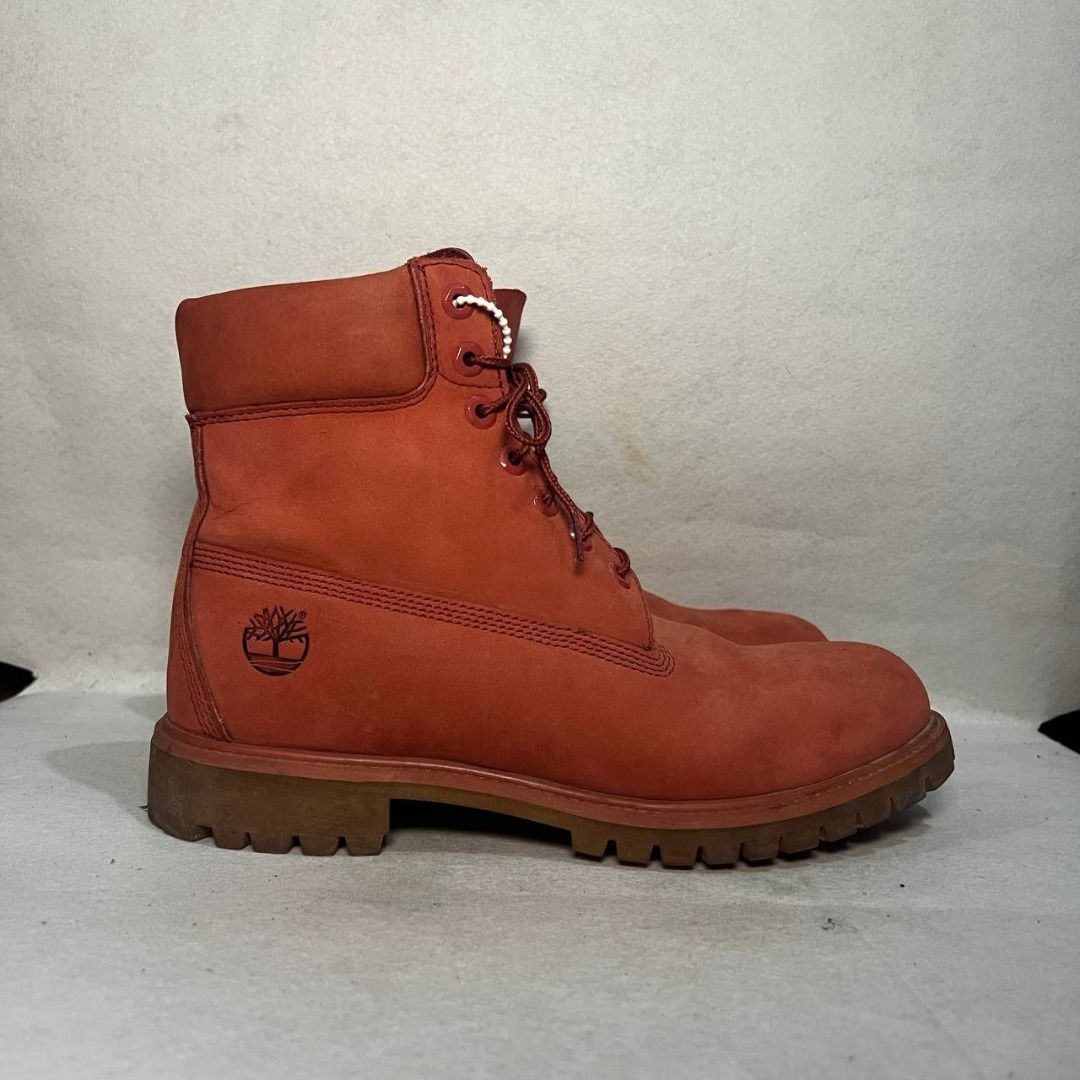Timberland Classic 6-Inch Boots - Red Suede (Category: Boots) located in Mandaluyong City. Submitted by theroom501 (Listing ID 1449300254, Image 2). Description: imberland 10 men's Premium 6-Inch Waterproof Boot Condition:Like new Size on tag: 10 Issue: Mini Scratch and need care Price: 6000 Courier LBC JNT Lalamove.