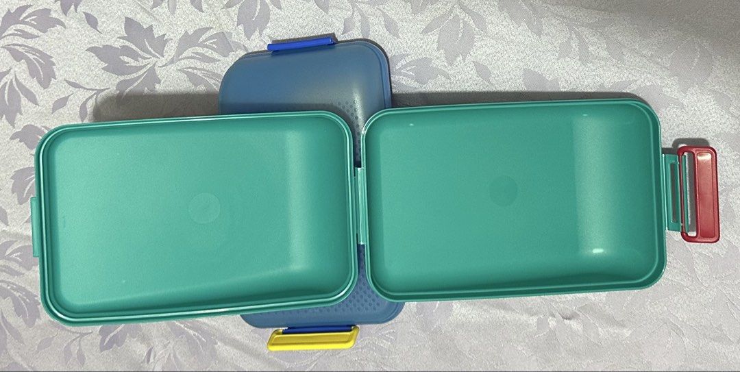 Tupperware container/organizer507419111091097605