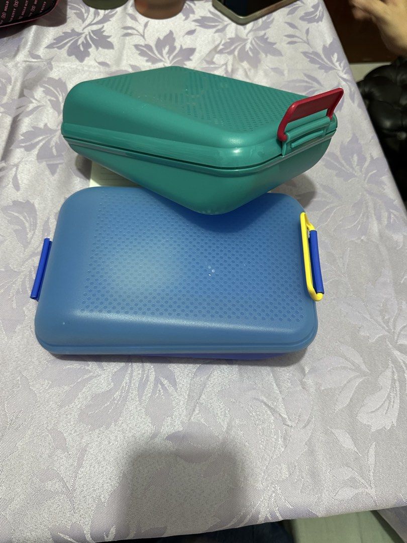 Tupperware container/organizer507419111091097602