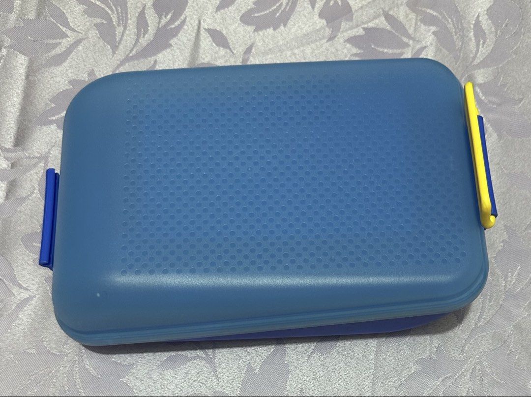 Tupperware container/organizer507419111091097603