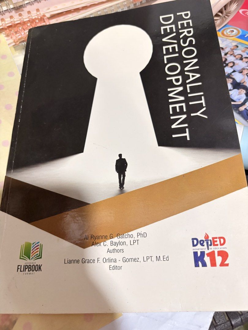 UCSP, COM ARTS, 21ST CENT, PER DEV BOOKS (Category: Textbooks) located in Bocaue. Submitted by snupeyyy (Listing ID 1449113879, Image 2). Description: PLS READ THE DESCRIPTION BEFORE BUYING ‼️ I bought this last year when I was in 12th grade, we heavily use ppt so I didn’t use this books at all. Brand new! There are stain on some part of the cover but not really visible. Buy 4 for 500 Buy 1 for 150 -i have more books but hananapin ko pa 😅 if you
