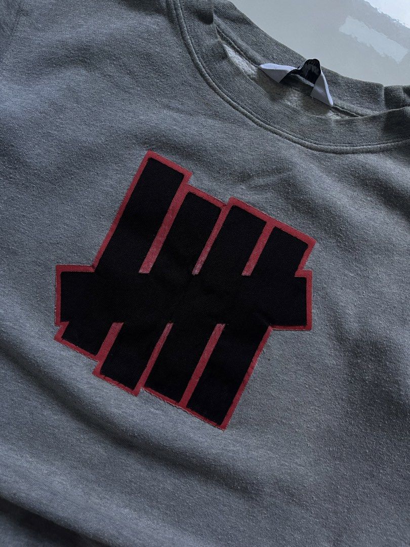 Undefeated Sweatshirt (Category: Coats, Jackets and Outerwear) located in Bacolod City. Submitted by danielle5_ (Listing ID 1449281751, Image 3). Description: Medium, 22x24 Flaws: none Mine: 350.