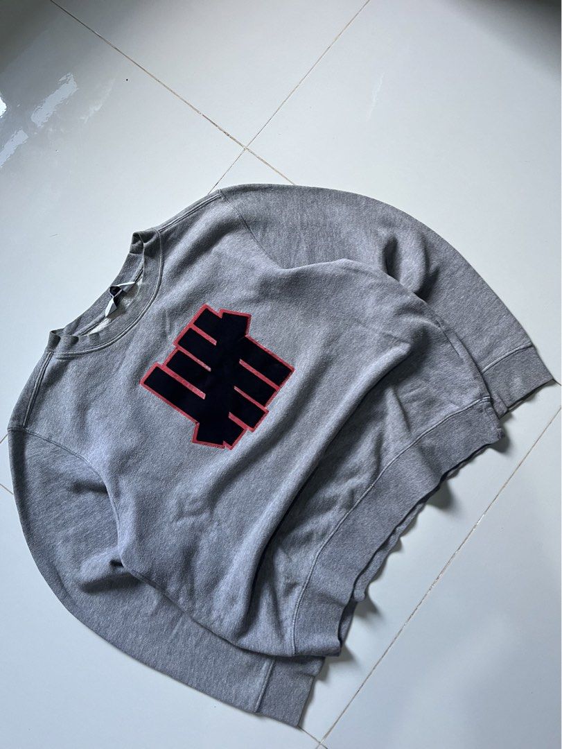 Undefeated Sweatshirt (Category: Coats, Jackets and Outerwear) located in Bacolod City. Submitted by danielle5_ (Listing ID 1449281751, Image 2). Description: Medium, 22x24 Flaws: none Mine: 350.