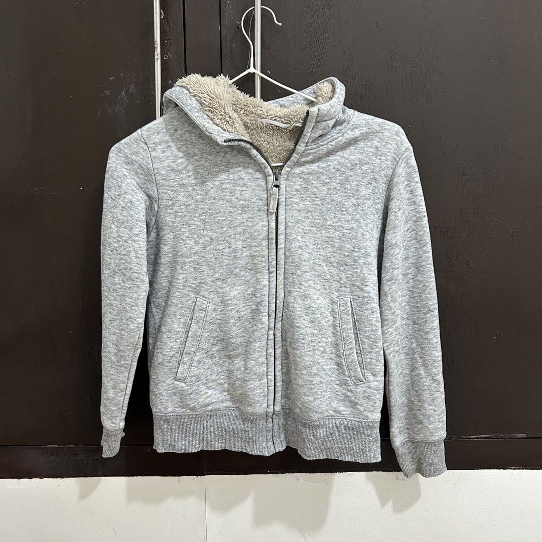 Uniqlo fleece jacket size 130 (Category: Babies & Kids Fashion) located in Angeles City. Submitted by TheAuthenticcorner2018 (Listing ID 1449243624, Image 1). Description: -no flaws -in good condition .