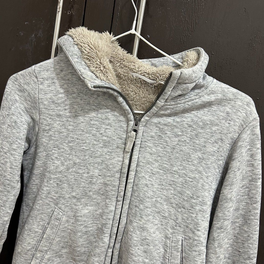 Uniqlo fleece jacket size 130 (Category: Babies & Kids Fashion) located in Angeles City. Submitted by TheAuthenticcorner2018 (Listing ID 1449243624, Image 2). Description: -no flaws -in good condition .
