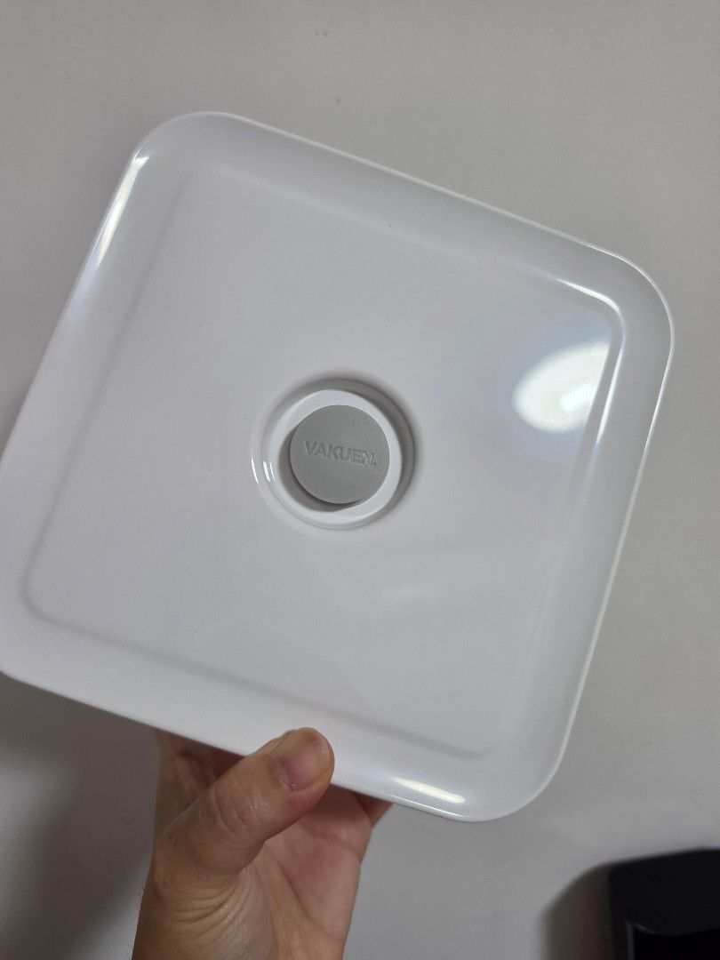 Vakuen food container