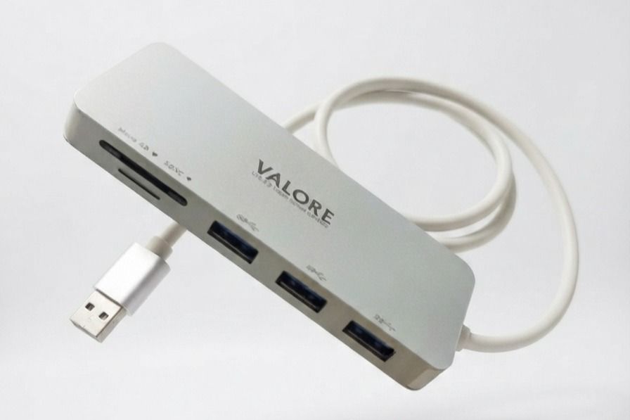 Valore USB 3.0 Hub with SD/MicroSD Card Reader