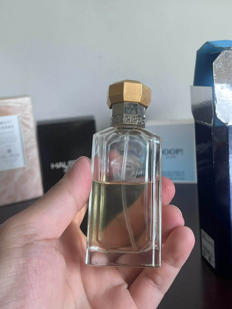 Versace The Dreamer Eau de Toilette 50ml (Category: Fragrance & Deodorants) located in Talisay. Submitted by jingcas (Listing ID 1449278330, Image 3). Description: - Versace The Dreamer Eau de Toilette - 50ml bottle - Natural spray vaporisateur - Made in Italy - Unique starry night design on the box - Iconic Medusa head embossed on the bottle - A beloved classic fragrance.