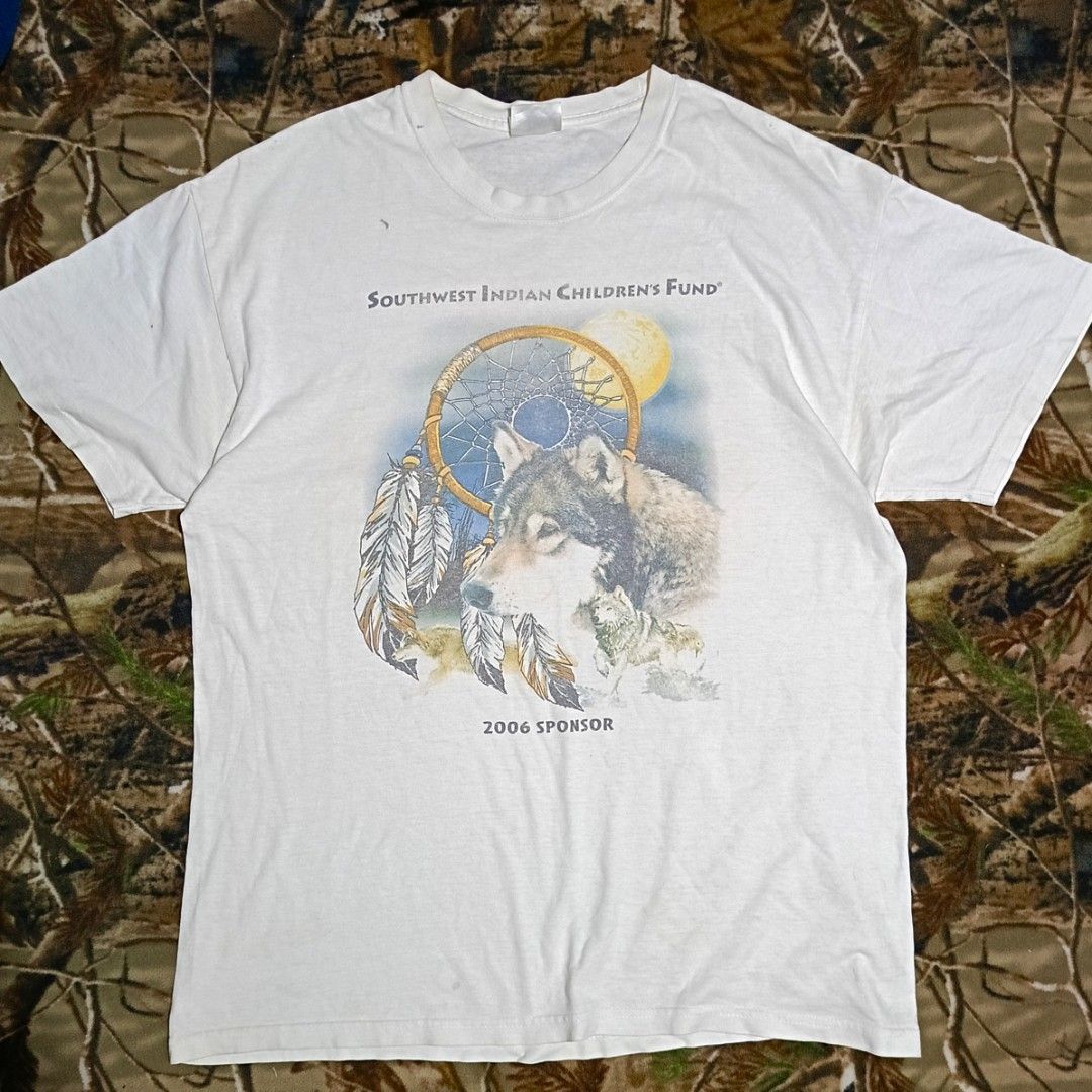 Vintage animal wolf shirt (Category: Activewear) located in Binangonan. Submitted by uhwhynot (Listing ID 1449316277, Image 1). Description: shirt good for psg.
