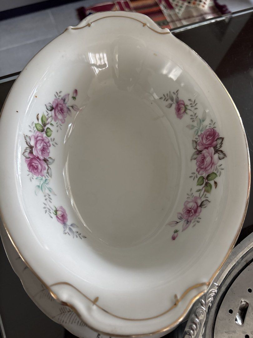 Vintage Ceramic Serving Dish and Silver Plated Strainer (Category: Dinnerware & Cutlery) located in Subang Jaya. Submitted by maylyn32 (Listing ID 1449115231, Image 3). Description: Vintage serving set: oval leaf dish, floral rose bowl with gold trim, and ornate silver-plated strainer. Perfect for serving or display. Take All for RM 20.