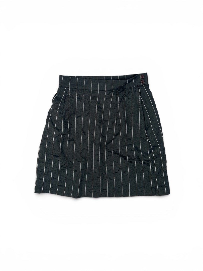 Vivienne Tam (Category: Skirts) located in Manila. Submitted by draftdrops (Listing ID 1449154325, Image 1). Description: Super comfy skirt and excellent condition Waistline :23 Length :15.5 .