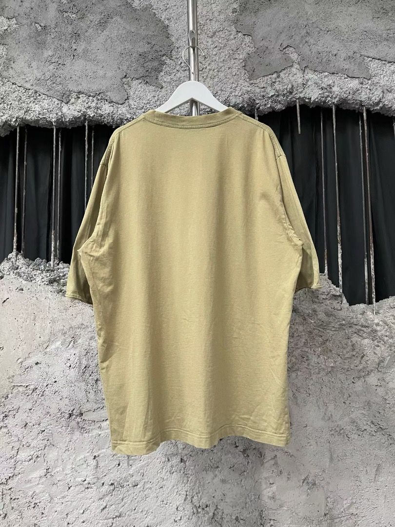 由 wd.select.shop (刊登 ID 1449243973，圖片 3) 提交，位於 桃園市 (Taoyuan) 的 We11done 短袖 (類別：精品服飾)，說明：*商品約五至七天到台 *保證正品歡迎驗貨 *精品代購 【商品】: 短袖 【狀況】: 如圖 【尺寸】: M 【價格】: 2980 【備註】：匯款後7-11店到店+60。